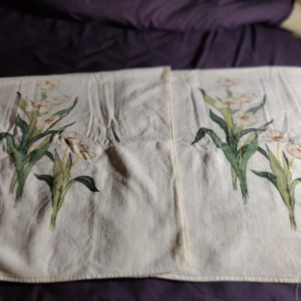 🙂Set of 2 JP Stevens Utica Fine Arts Bath Towels and 4 Washcloths Narcissus